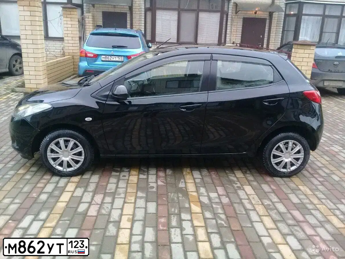 Фото автомобиля MITSUBISHI ASX, 2010 — госномер У100УО93. Цвет: голубой
