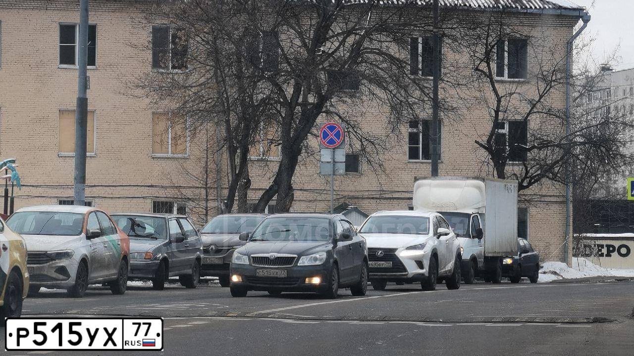 Фото автомобиля VOLKSWAGEN TRANSPORTER, 1983 — госномер А251РН97. Цвет: ГОЛУБОЙ
