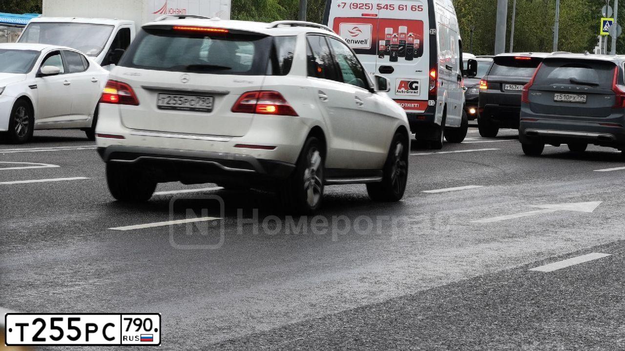 Фото автомобиля MERCEDES M-KLASSE, 2014 — госномер Х982АН198. Цвет: БЕЛЫЙ