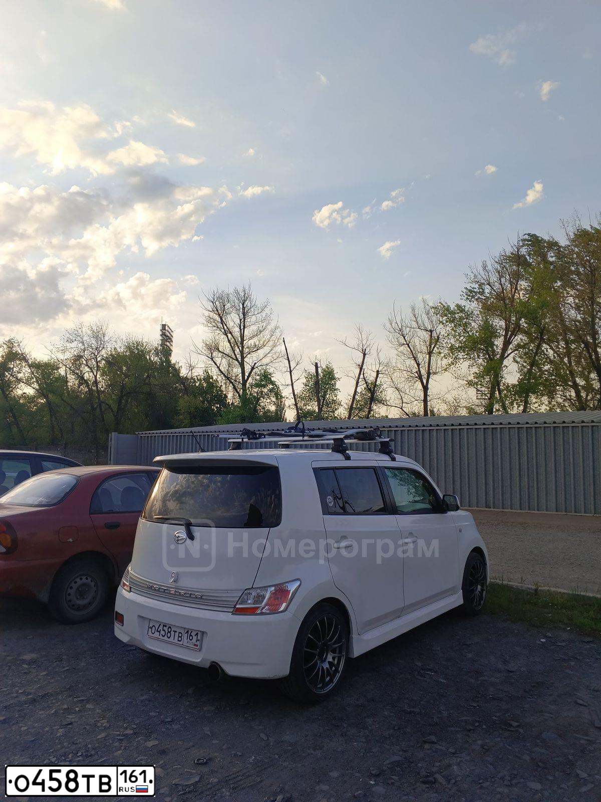 Фото автомобиля DAIHATSU MATERIA, 2007 — госномер О264НТ161. Цвет: БЕЛЫЙ