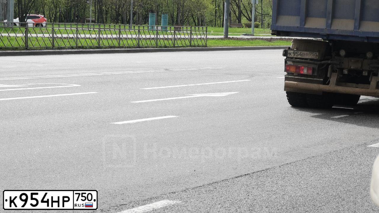 Фото автомобиля BMW SERIE 3, 2016 — госномер В937АМ550. Цвет: Коричневый