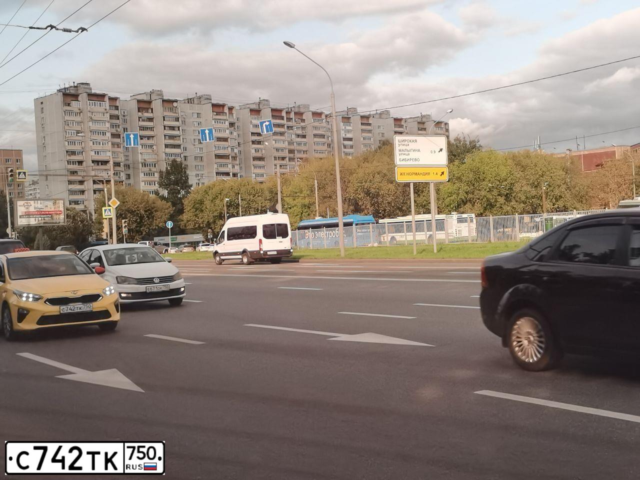 Фото автомобиля KIA CD(CEED), 2018 — госномер Н825РС198. Цвет: КРАСНЫЙ