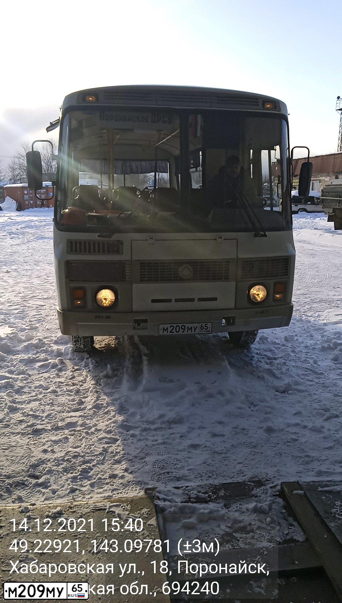 Фото автомобиля PAZ 3205, 2012 — госномер М209МУ65. Цвет: Белый