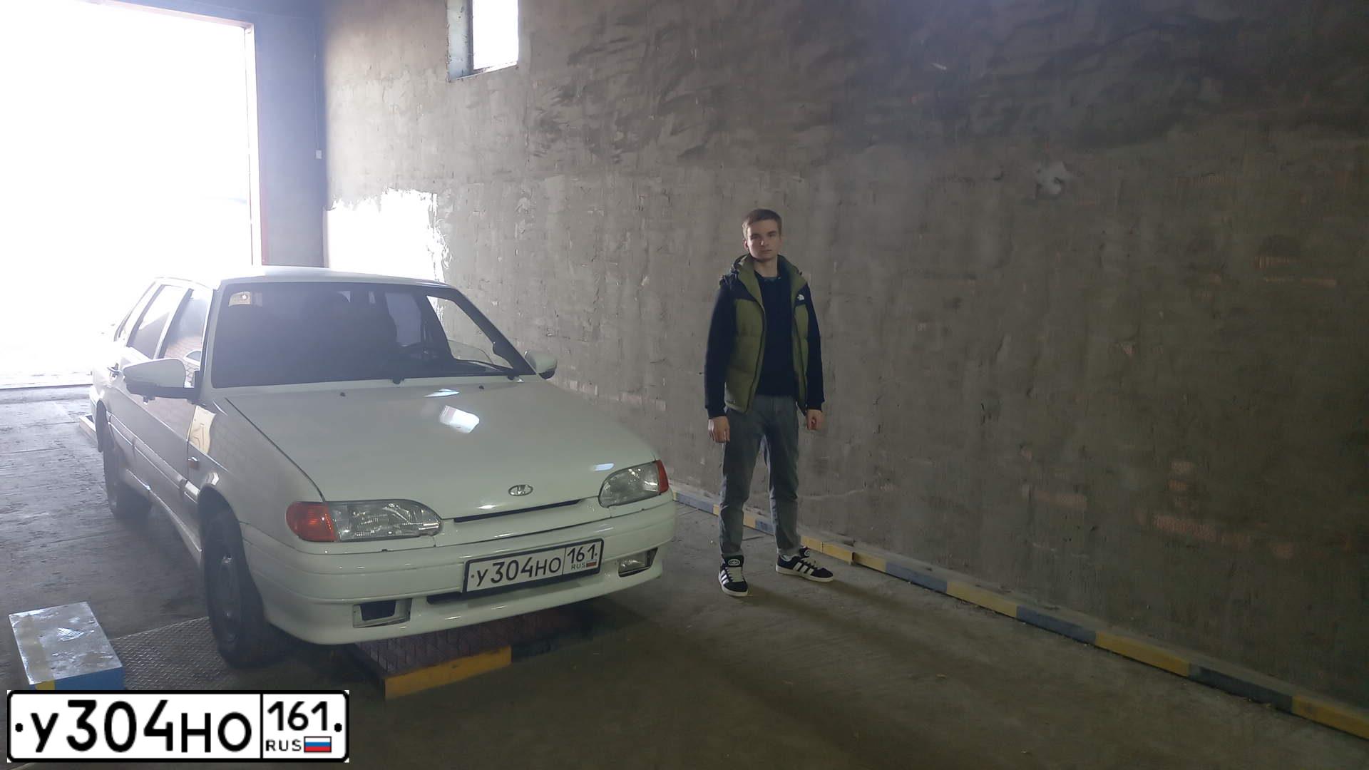 Фото автомобиля LADA 2115 SAMARA, 2003 — госномер У304НО161. Цвет: Белый
