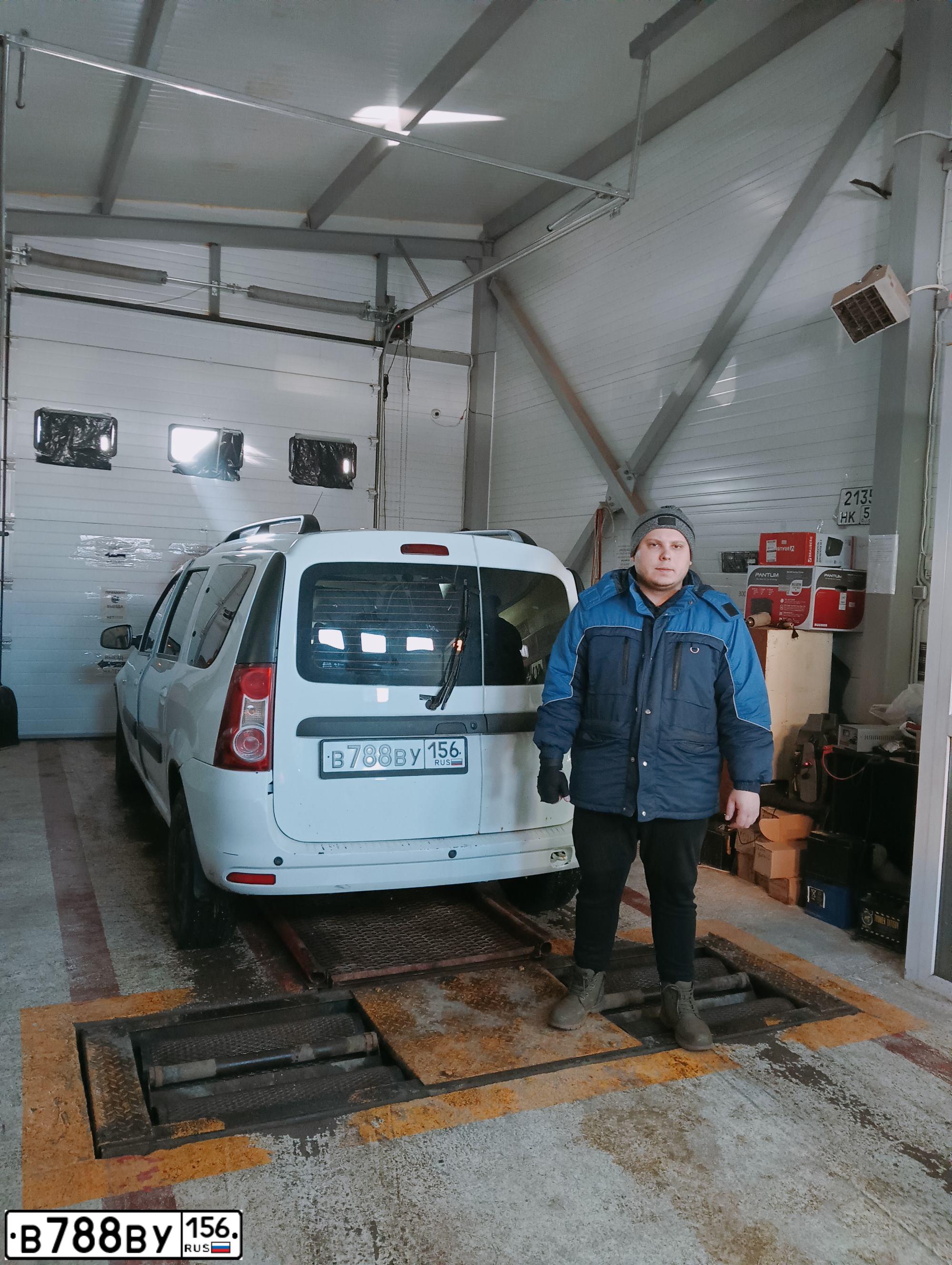 Фото автомобиля LADA LARGUS, 2016 — госномер В788ВУ156. Цвет: Белый