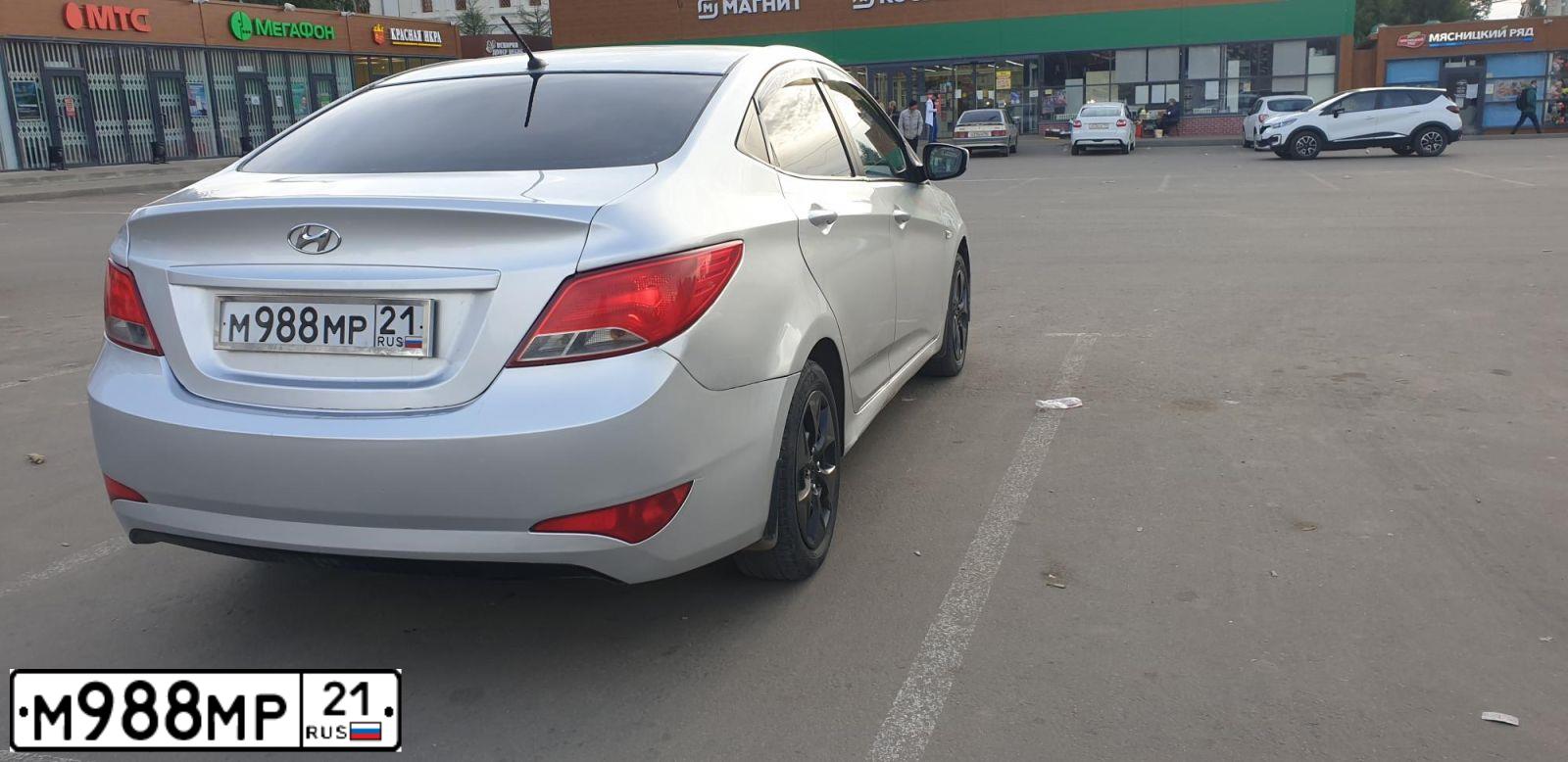Фото автомобиля HYUNDAI SOLARIS, 2015 — госномер Т815КМ152. Цвет: СЕРЕБРИСТЫЙ