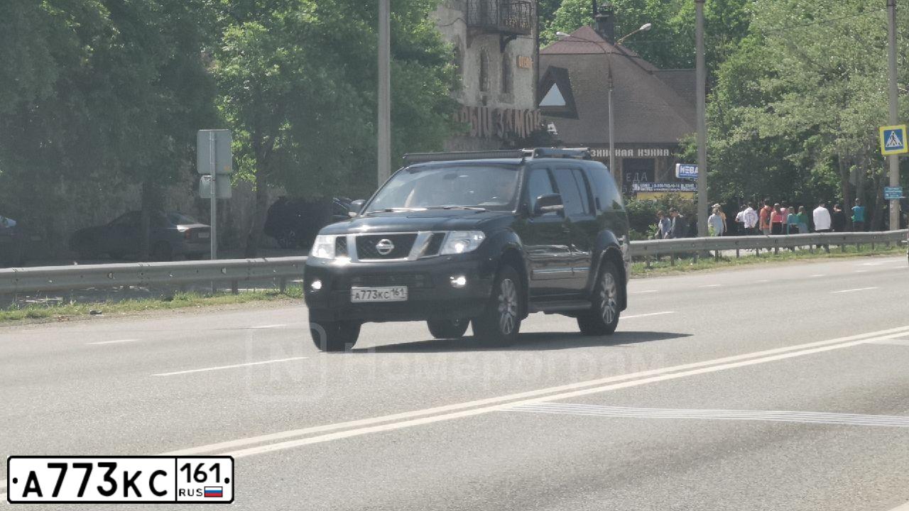 Фото автомобиля NISSAN PATHFINDER, 2012 — госномер А773КС161. Цвет: ЧЕРНЫЙ