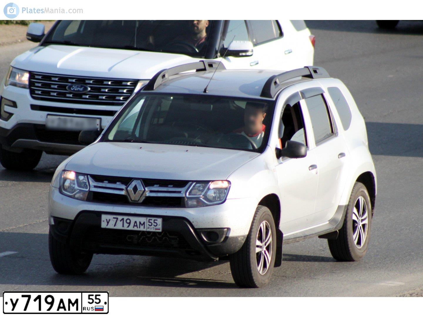Фото автомобиля RENAULT DUSTER, 2018 — госномер У719АМ55. Цвет: СВЕТЛО-СЕРЫЙ