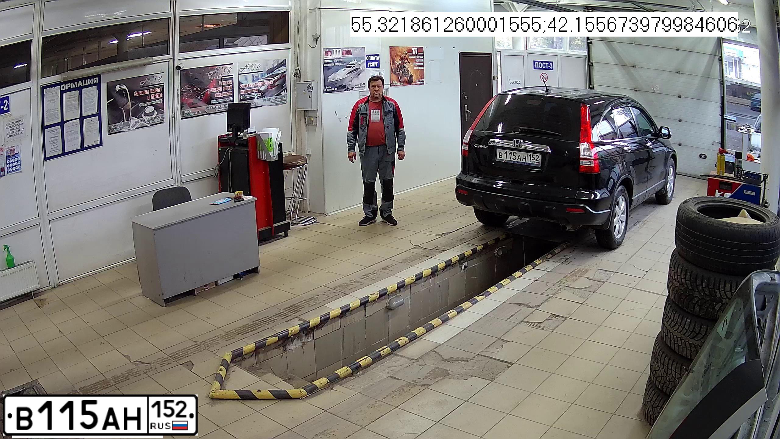 Фото автомобиля HONDA CR-V, 2007 — госномер В115АН152. Цвет: ЧЕРНЫЙ