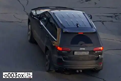 Фото автомобиля TOYOTA LANDCRUISER, 2006 — госномер О003ОХ24. Цвет: ЧЕРНЫЙ