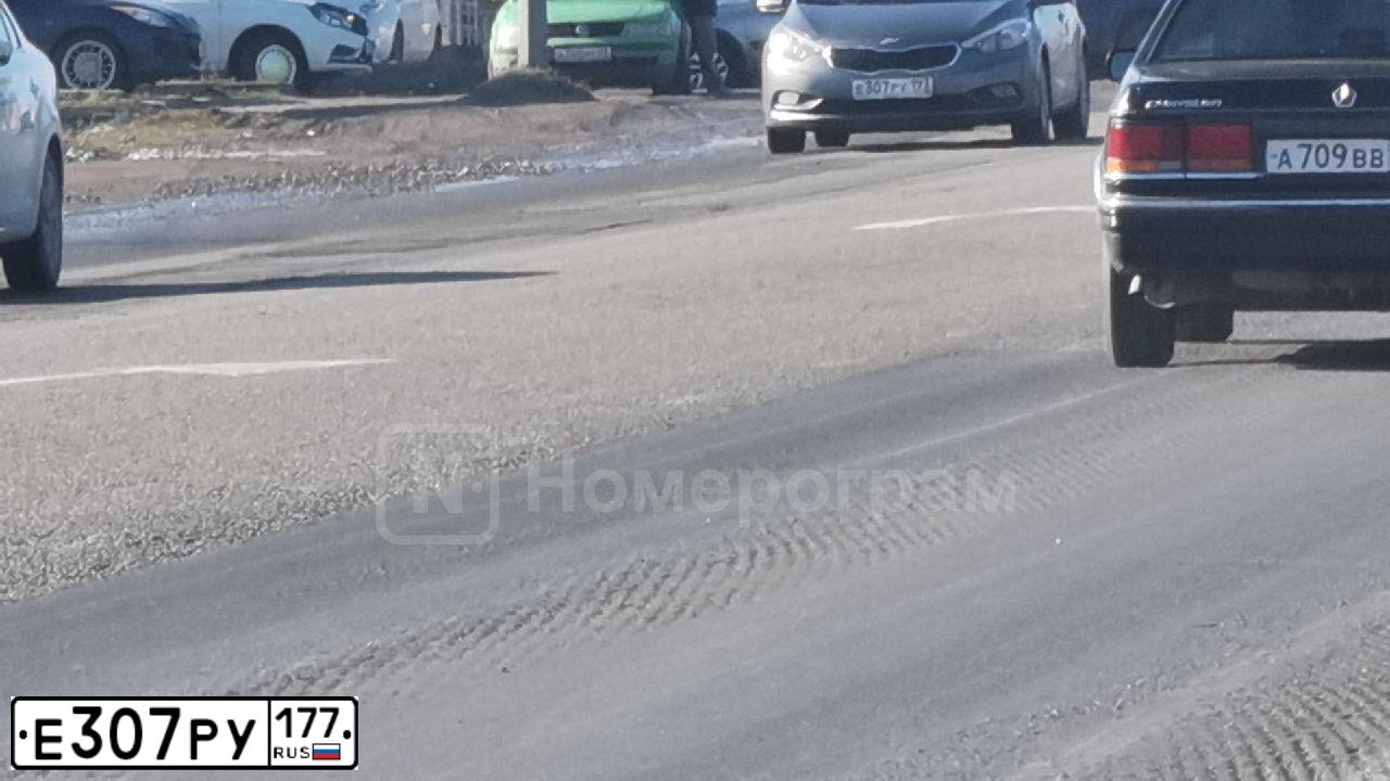 Фото автомобиля LADA 2106, 2004 — госномер Е645ТО199. Цвет: КРАСНЫЙ