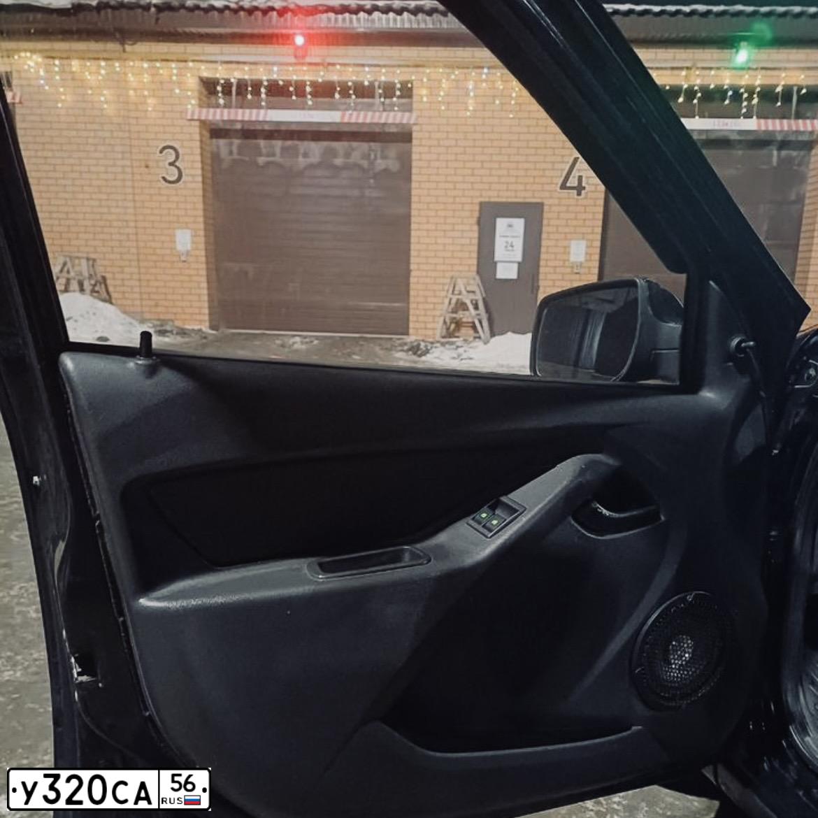 Фото автомобиля LADA 2190 GRANTA, 2012 — госномер У320СА56. Цвет: СИНЕ-ЧЕРНЫЙ