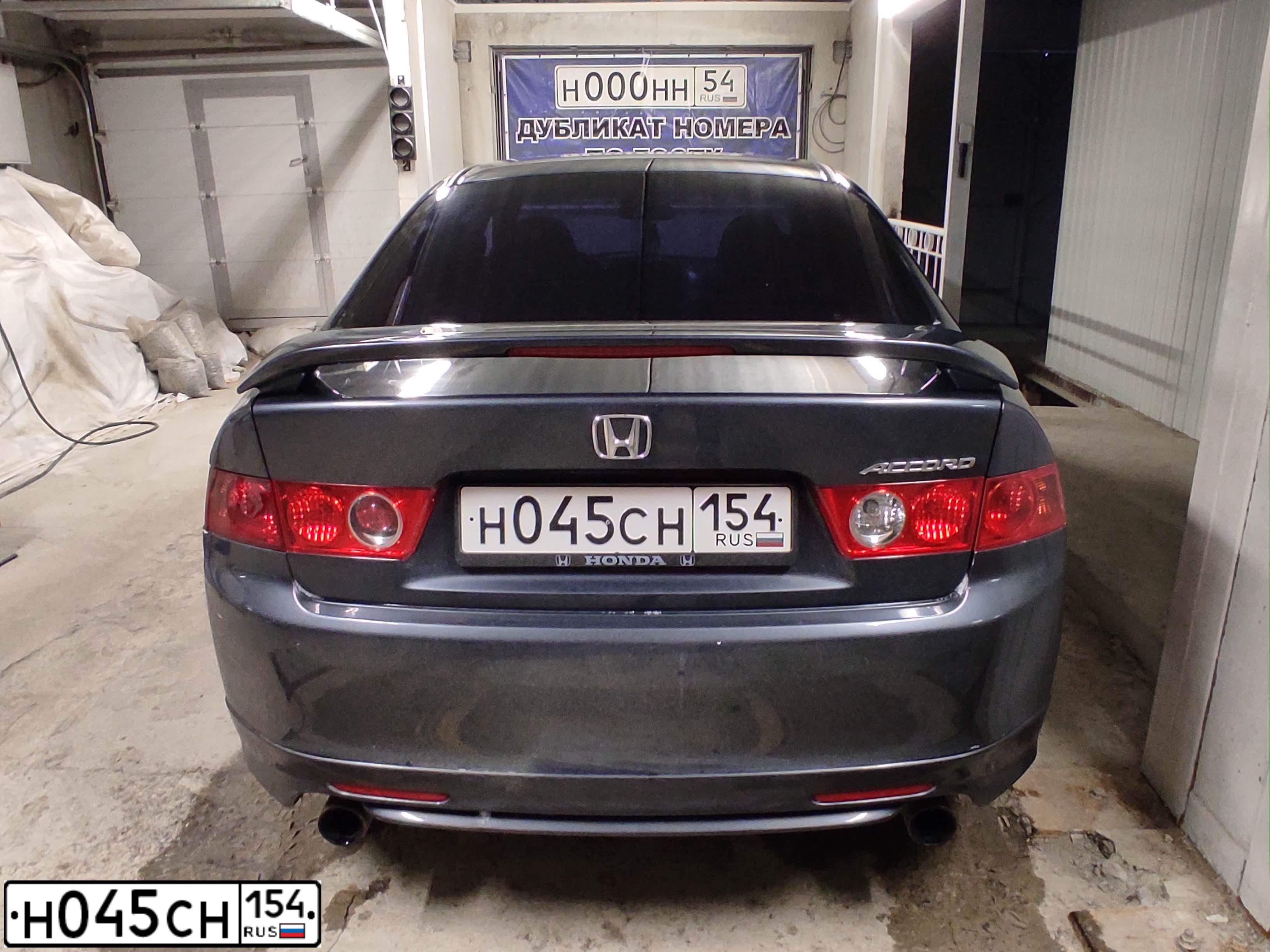 Фото автомобиля HONDA ACCORD, 2003 — госномер М651ЕН154. Цвет: СЕРЫЙ