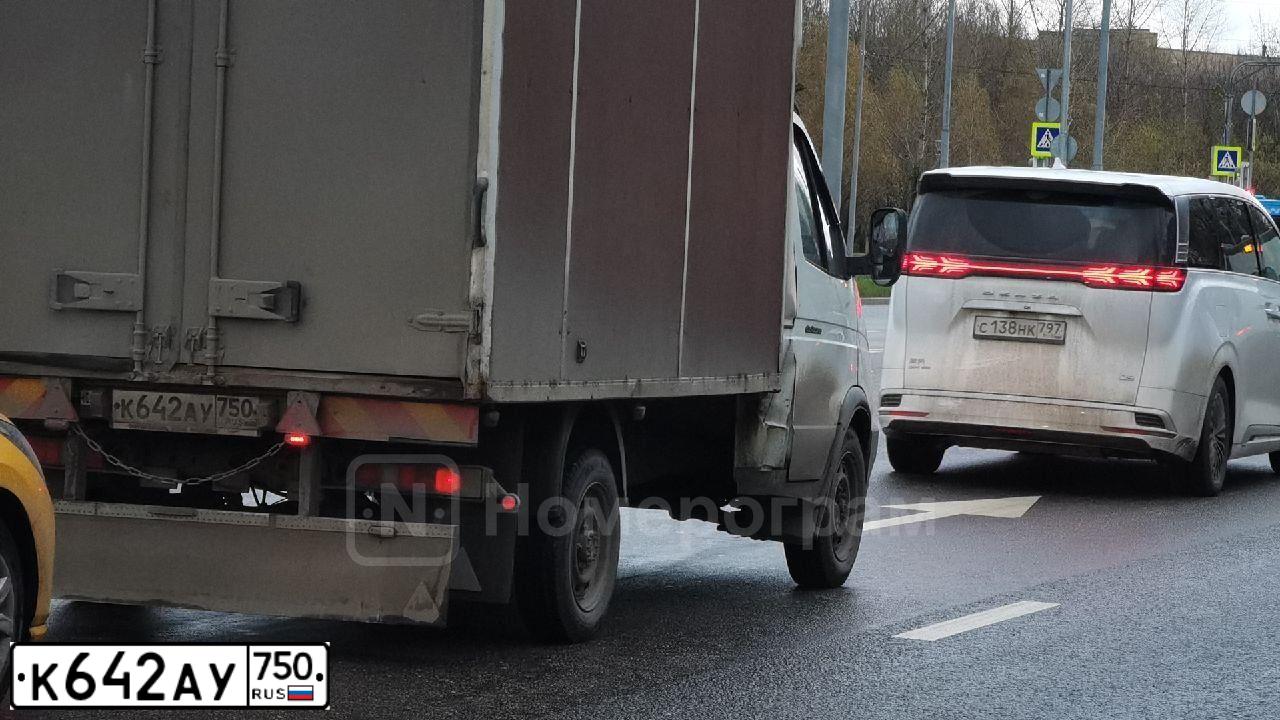Фото автомобиля GAZ 3302 GAZEL, 2015 — госномер К642АУ750. Цвет: Белый