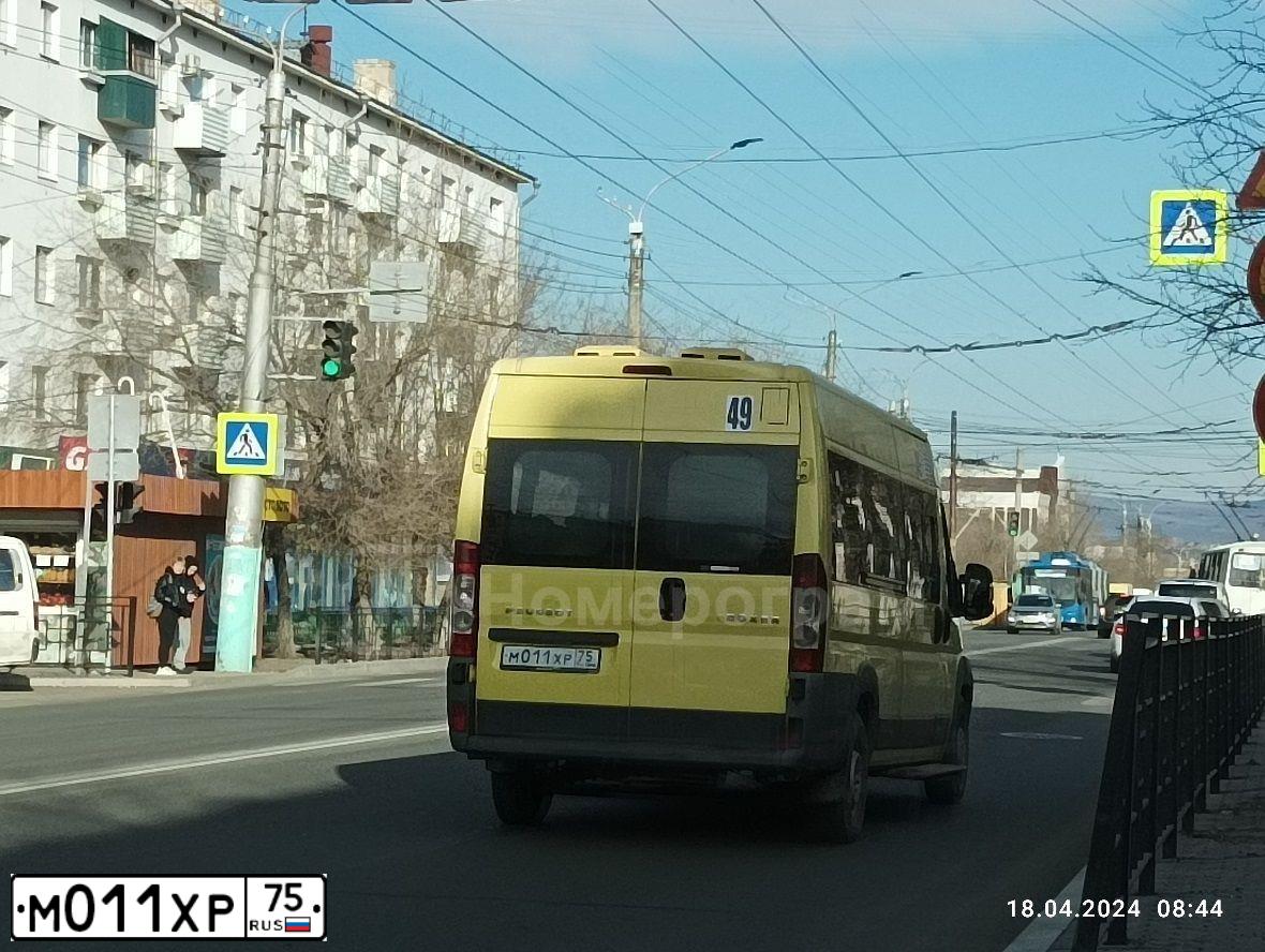 Фото автомобиля PEUGEOT BOXER, 2014 — госномер М011ХР75. Цвет: ЖЕЛТЫЙ
