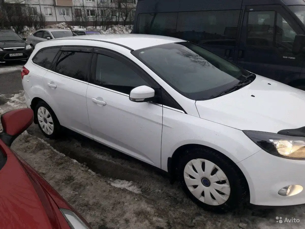 Фото автомобиля FORD FOCUS, 2007 — госномер Х515КА47. Цвет: БЕЛЫЙ