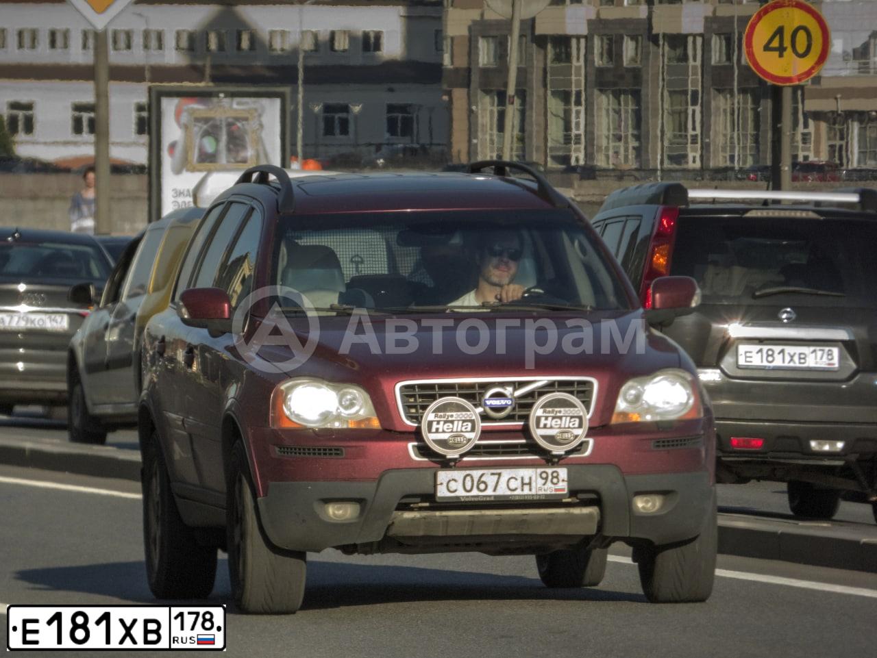 Фото автомобиля NISSAN X-TRAIL, 2010 — госномер Е181ХВ178. Цвет: ЧЕРНЫЙ