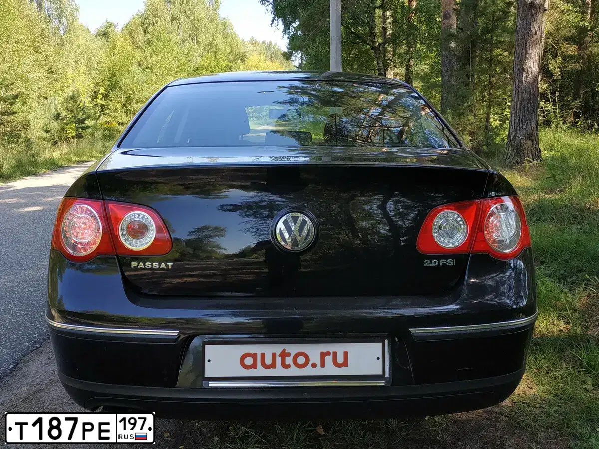 Фото автомобиля VOLKSWAGEN PASSAT, 2006 — госномер Т187РЕ197. Цвет: ЧЕРНЫЙ