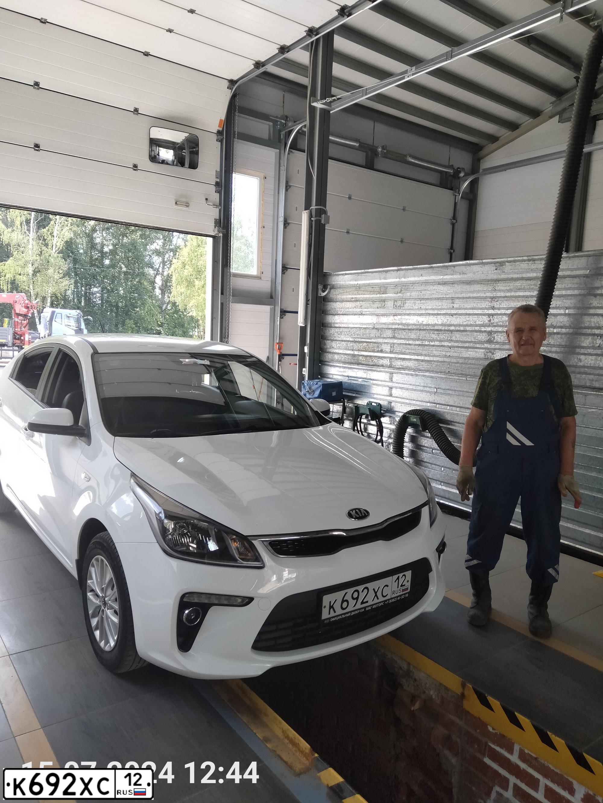 Фото автомобиля KIA RIO, 2019 — госномер В602ТХ12. Цвет: Белый