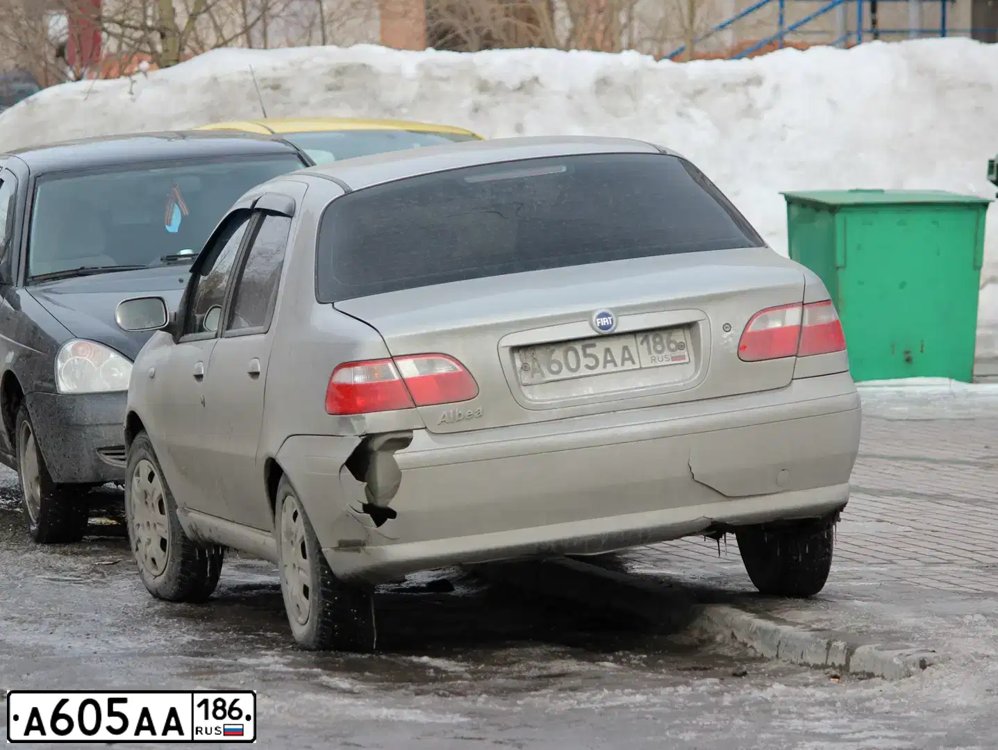 Фото автомобиля FIAT ALBEA, 2007 — госномер А605АА186. Цвет: СЕРЫЙ СТАЛЬНОЙ