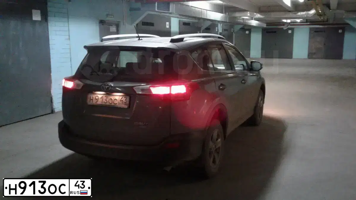 Фото автомобиля TOYOTA RAV4, 2013 — госномер Н913ОС43. Цвет: БРОНЗОВЫЙ