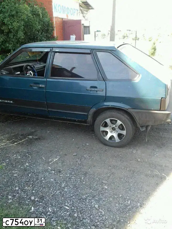 Фото автомобиля LADA 2109, 1998 — госномер У257СМ31. Цвет: сине-зеленый