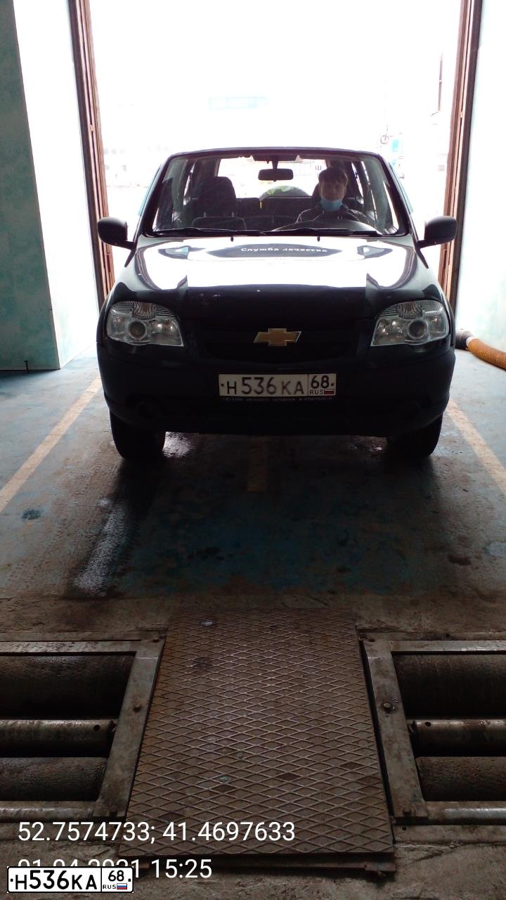 Фото автомобиля CHEVROLET NIVA, 2013 — госномер Р414ОУ68. Цвет: ЧЕРНО-СИНИЙ МЕТАЛ