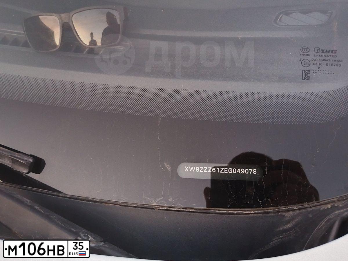 Фото автомобиля VOLKSWAGEN POLO, 2014 — госномер М106НВ35. Цвет: Белый