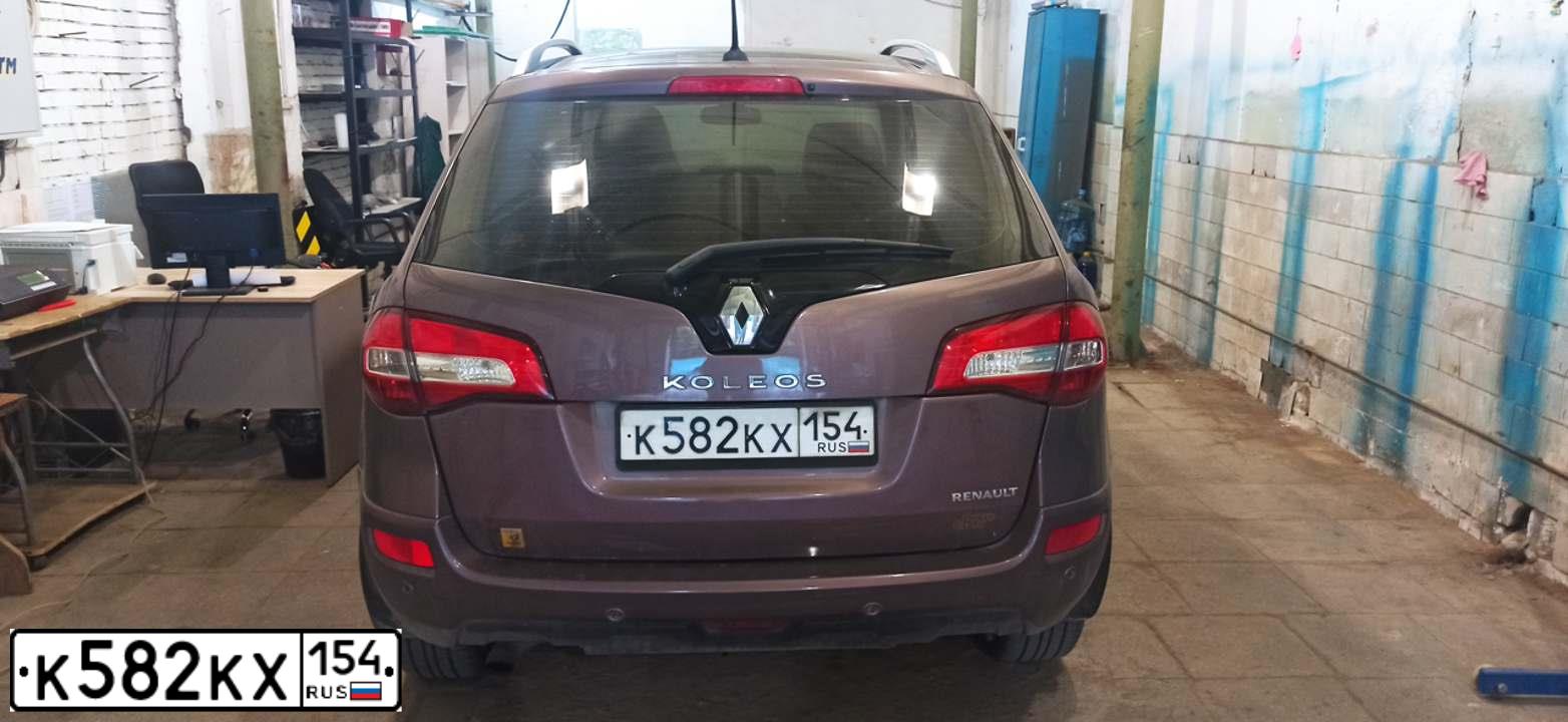 Фото автомобиля RENAULT KOLEOS, 2008 — госномер У573УК178. Цвет: Коричневый