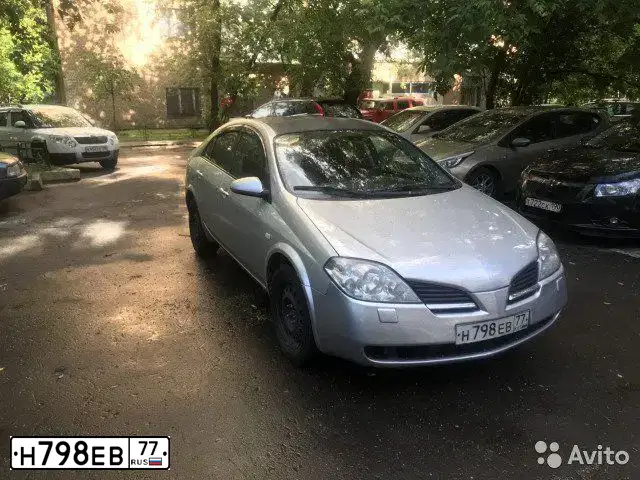 Фото автомобиля NISSAN PRIMERA, 2004 — госномер Н798ЕВ77. Цвет: Серый