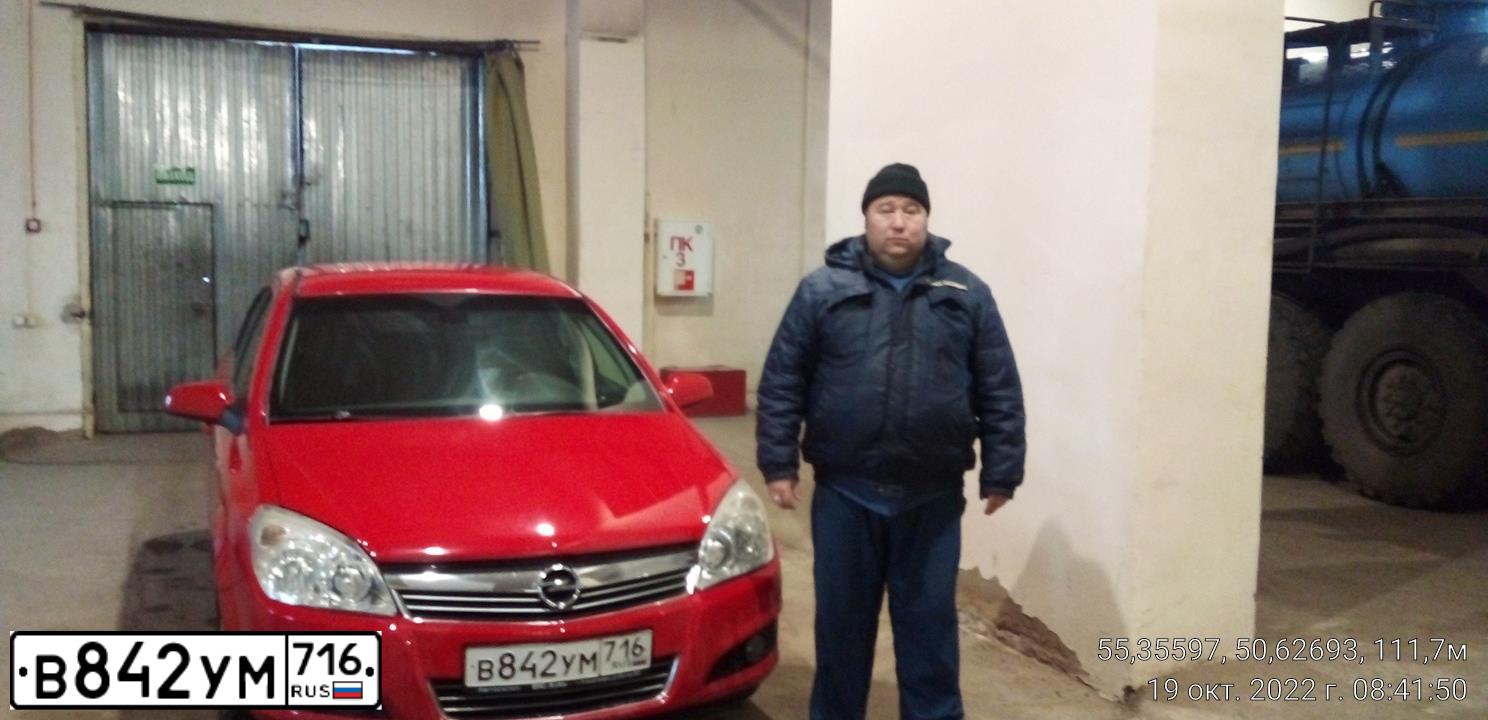 Фото автомобиля OPEL ASTRA, 2007 — госномер Р034АВ716. Цвет: Красный