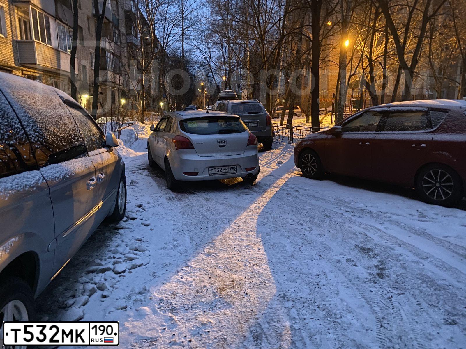 Фото автомобиля KIA CEE'D, 2010 — госномер Т532МК190. Цвет: СЕРЫЙ СВЕТЛЫЙ