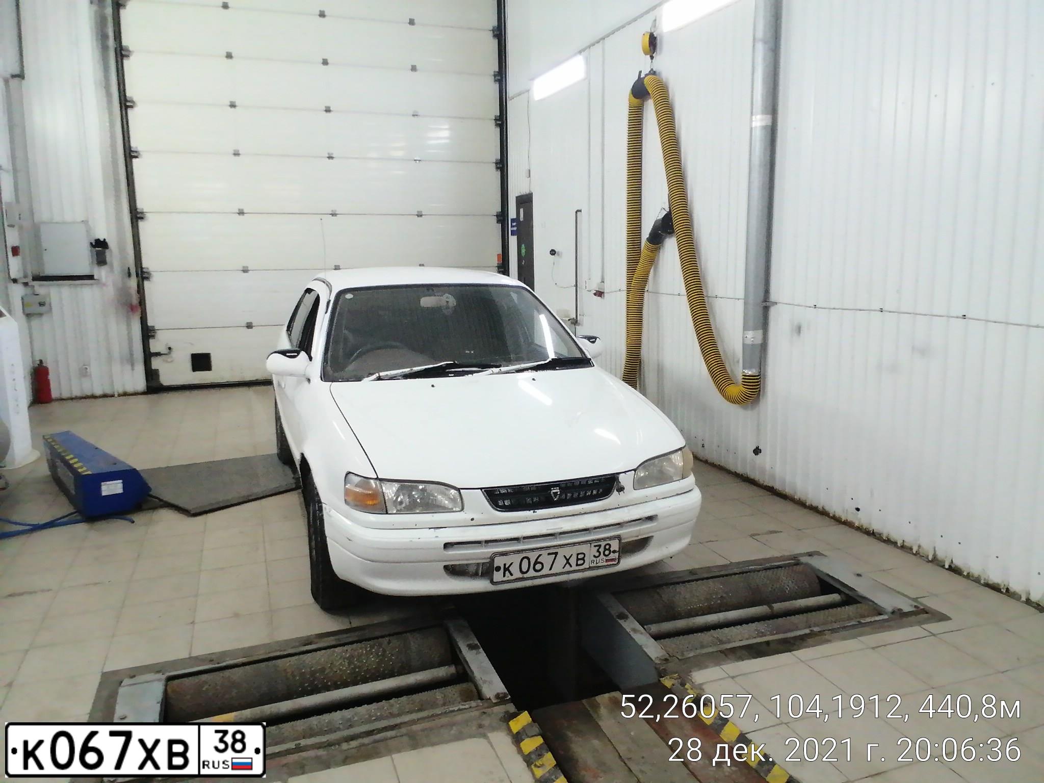 Фото автомобиля TOYOTA COROLLA, 1997 — госномер Н142МВ138