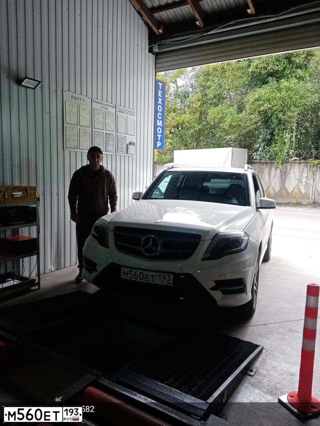 Фото автомобиля MERCEDES C-KLASSE, 2012 — госномер М560ЕТ193. Цвет: Белый