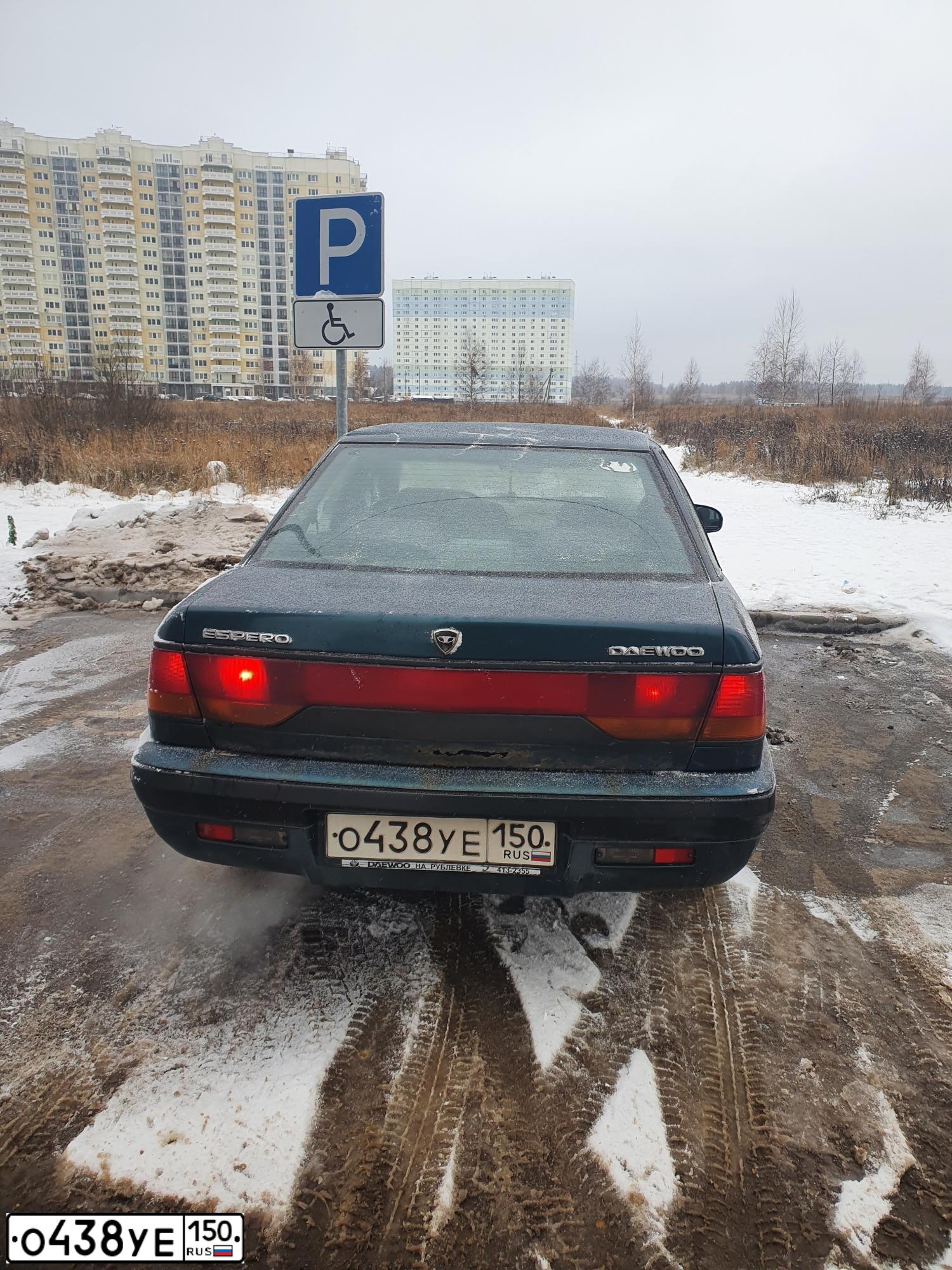 Фото автомобиля DAEWOO ESPERO, 1999 — госномер О438УЕ150. Цвет: ЗЕЛЕНЫЙ