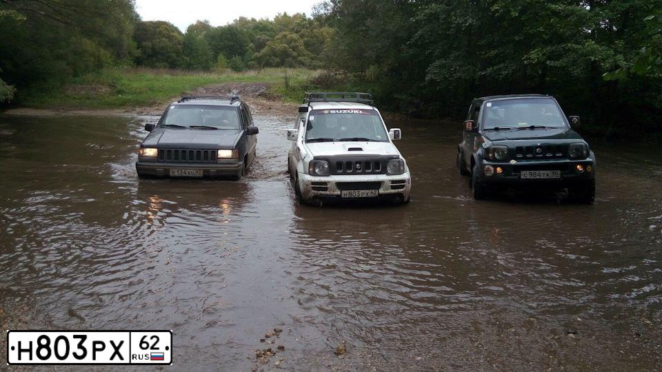 Фото автомобиля SUZUKI JIMNY, 2009 — госномер Н803РХ62. Цвет: БЕЛЫЙ