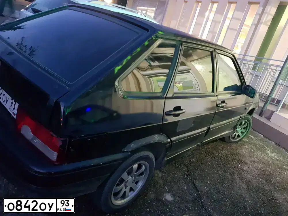 Фото автомобиля LADA 2114 SAMARA, 2004 — госномер О842ОУ93. Цвет: ЧЕРНЫЙ
