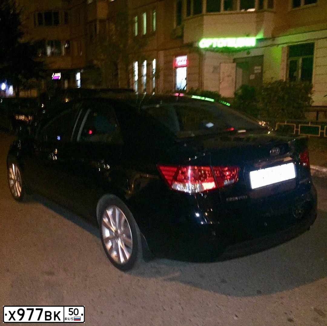 Фото автомобиля LADA 2107, 1987 — госномер Х977ВК50. Цвет: ВИШНЕВЫЙ