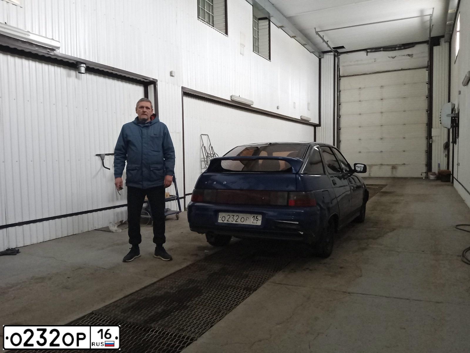Фото автомобиля LADA 2112 LADA, 2002 — госномер М102ЕС702. Цвет: СЕРЕБРИСТЫЙ ЯРКО-СИНИЙ
