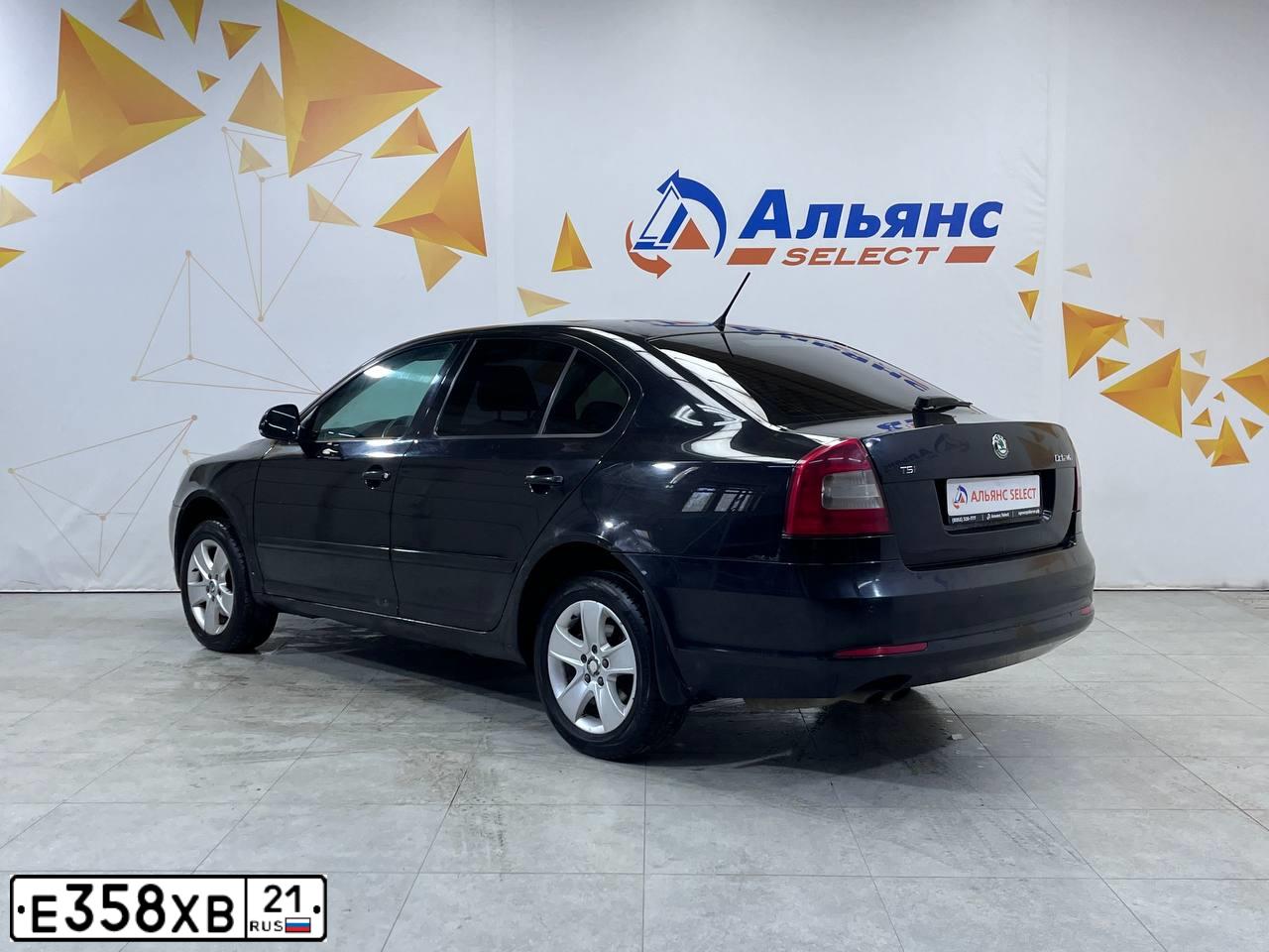 Фото автомобиля SKODA OCTAVIA, 2011 — госномер Е358ХВ21. Цвет: ЧЕРНЫЙ