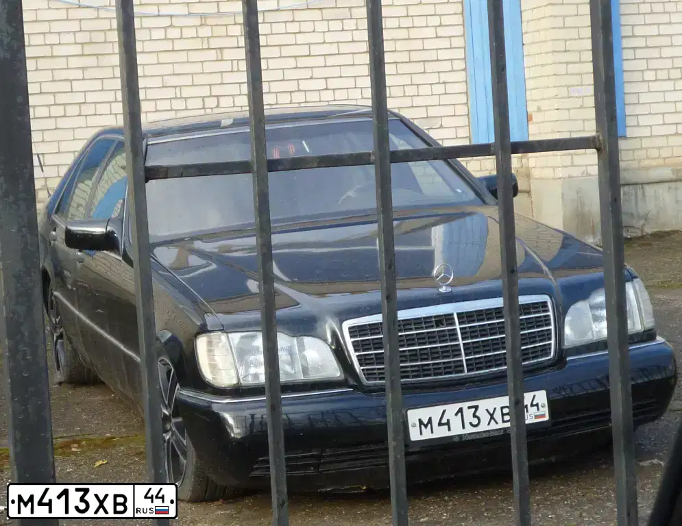 Фото автомобиля MERCEDES S-KLASSE, 1993 — госномер О390НТ44. Цвет: ЧЕРНЫЙ