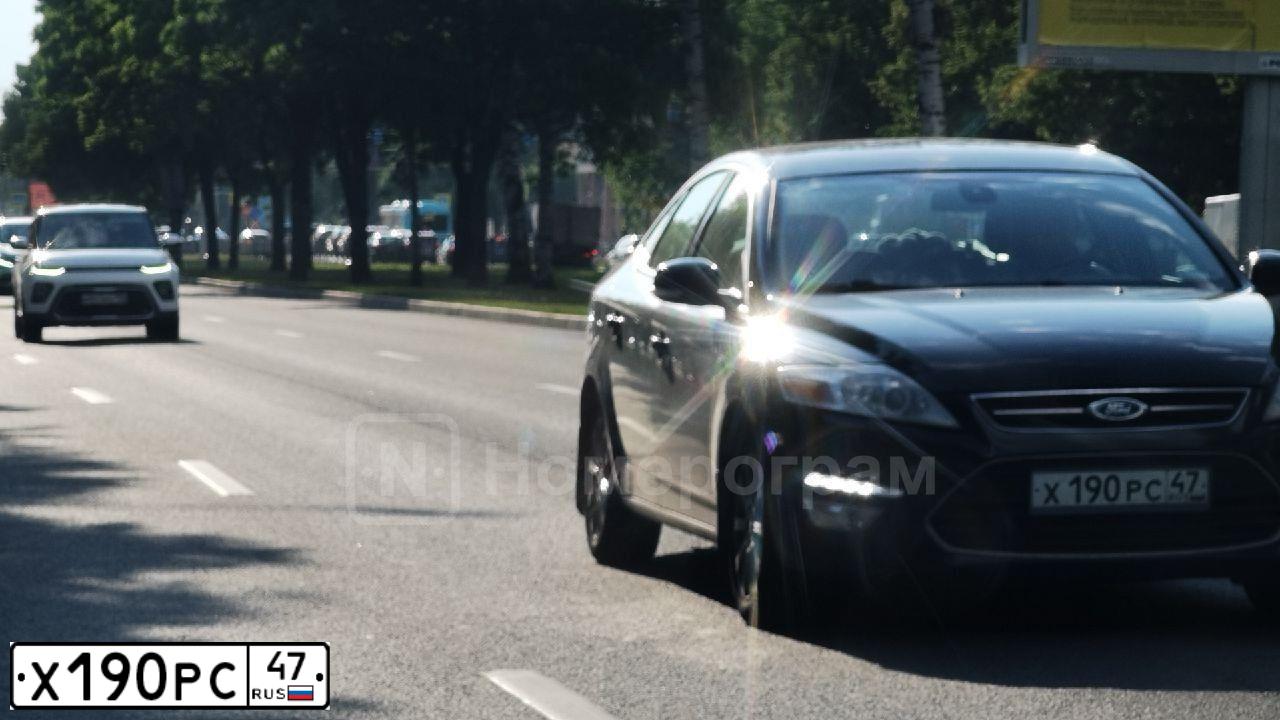 Фото автомобиля FORD MONDEO, 2013 — госномер Х190РС47. Цвет: ЧЕРНЫЙ