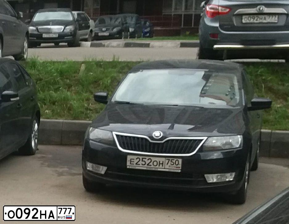 Фото автомобиля CHANGAN CS35, 2014 — госномер Е765ОХ15. Цвет: СЕРЫЙ