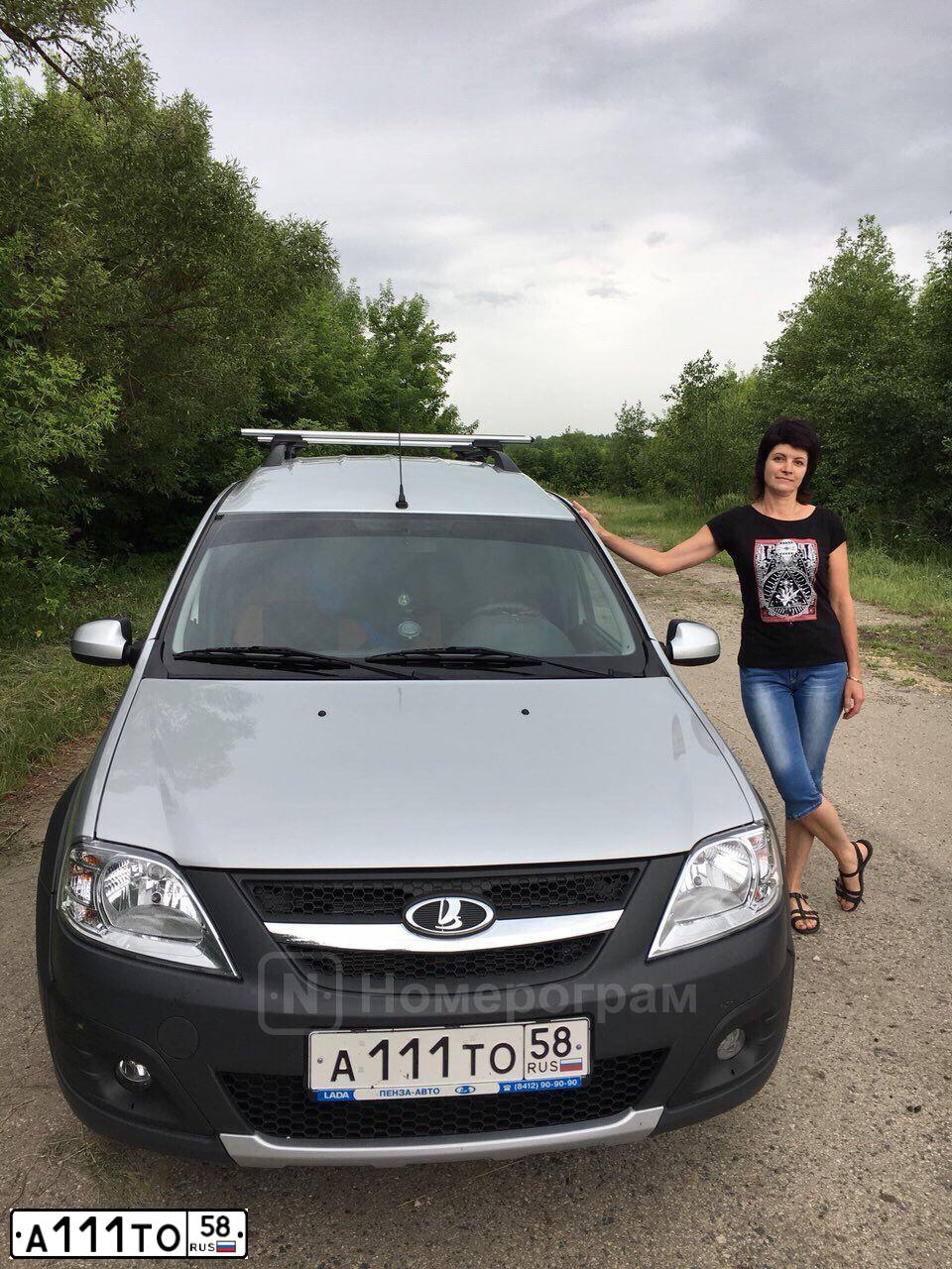 Фото автомобиля LADA LARGUS, 2017 — госномер А111ТО58. Цвет: Серебристый