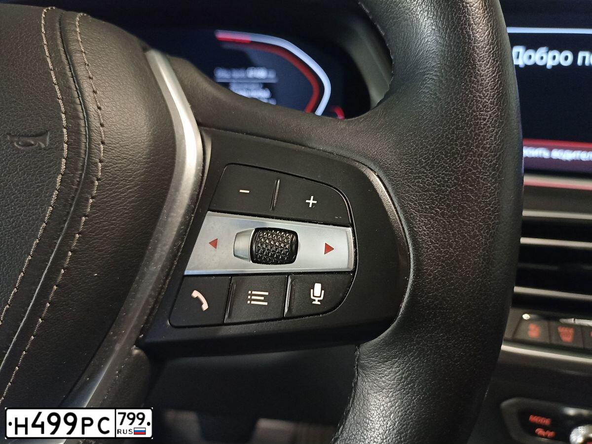 Фото автомобиля BMW X5, 2019 — госномер Н499РС799. Цвет: БЕЛЫЙ МЕТАЛЛИК