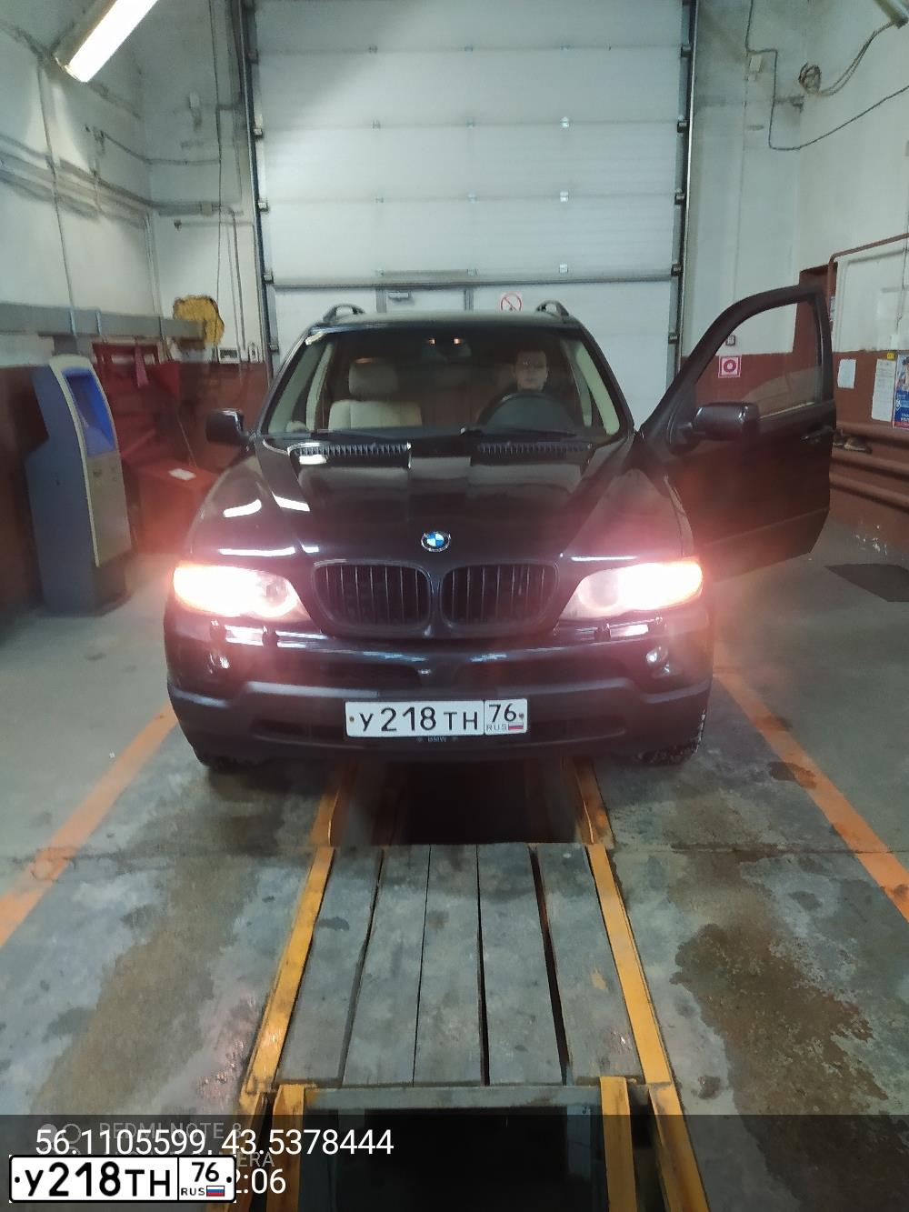 Фото автомобиля BMW X5, 2005 — госномер Т868ОК152. Цвет: ЧЕРНЫЙ