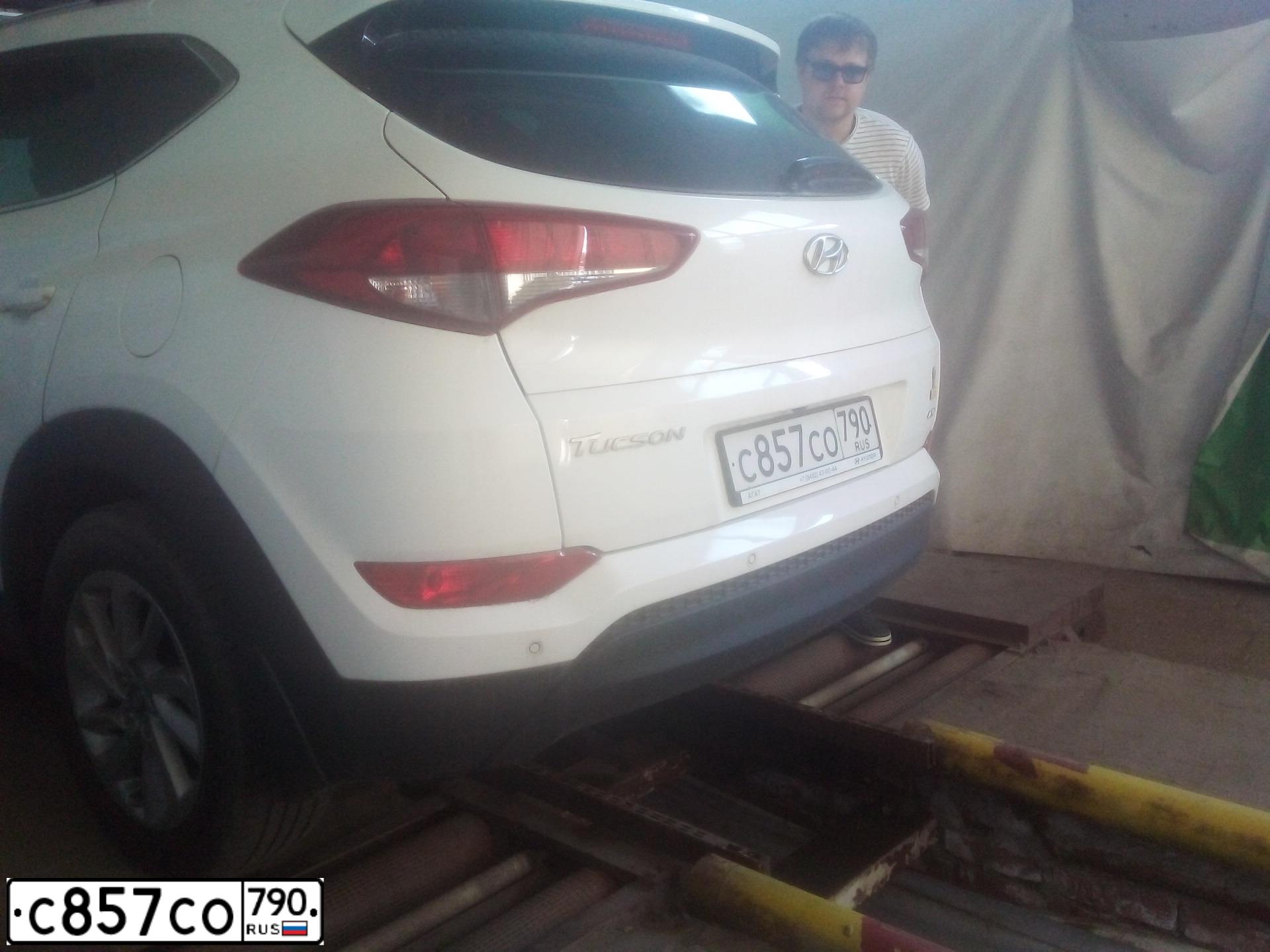 Фото автомобиля HYUNDAI TUCSON, 2018 — госномер Е637НЕ164. Цвет: Белый