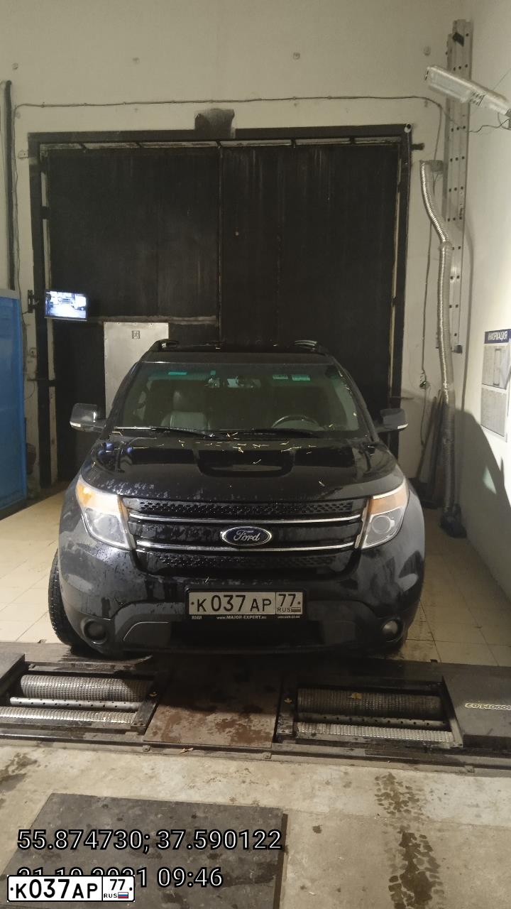 Фото автомобиля FORD EXPLORER, 2013 — госномер К037АР77. Цвет: ЧЕРНЫЙ
