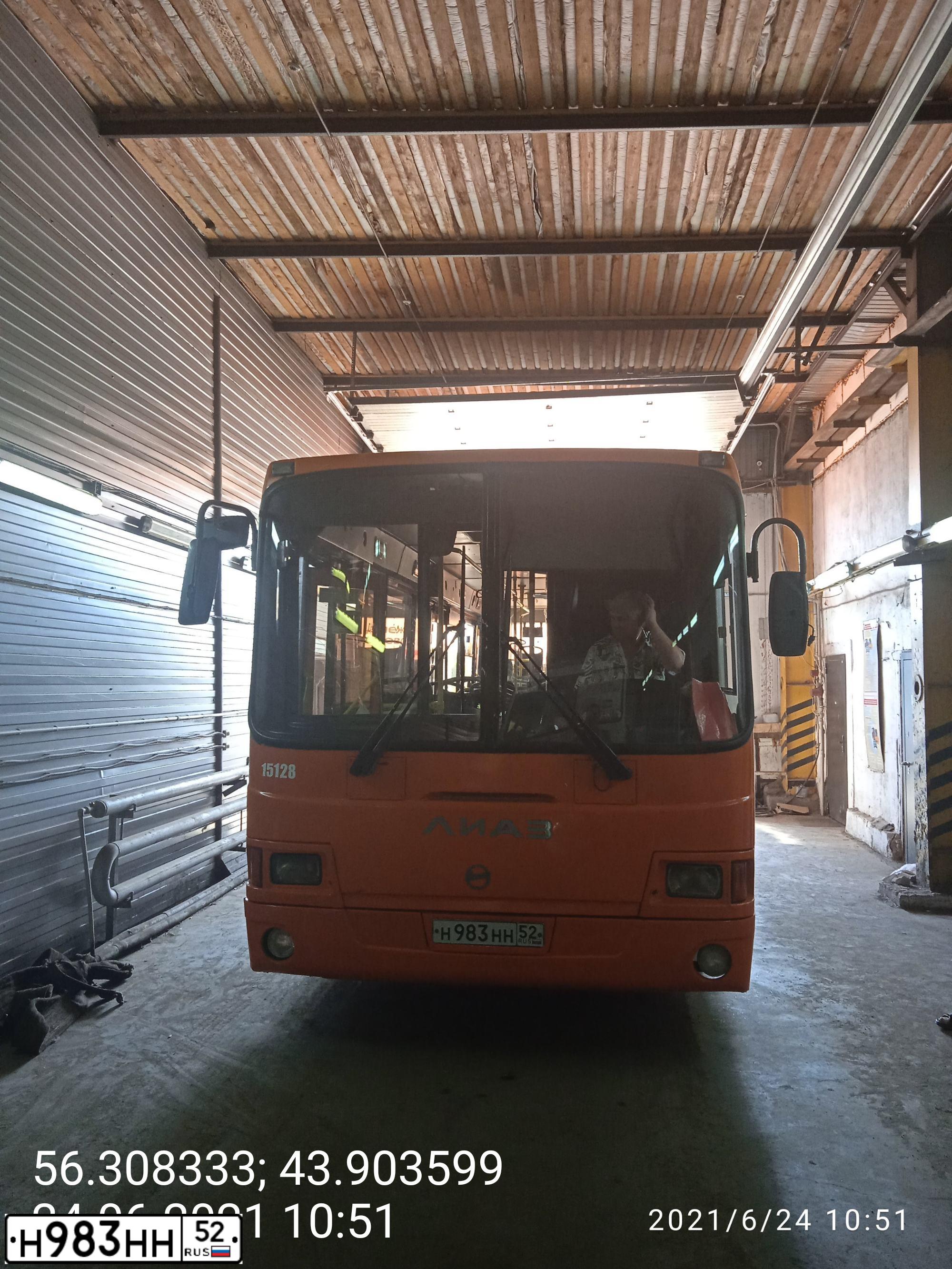 Фото автомобиля LIAZ 5256, 2014 — госномер Н983НН52. Цвет: Оранжевый