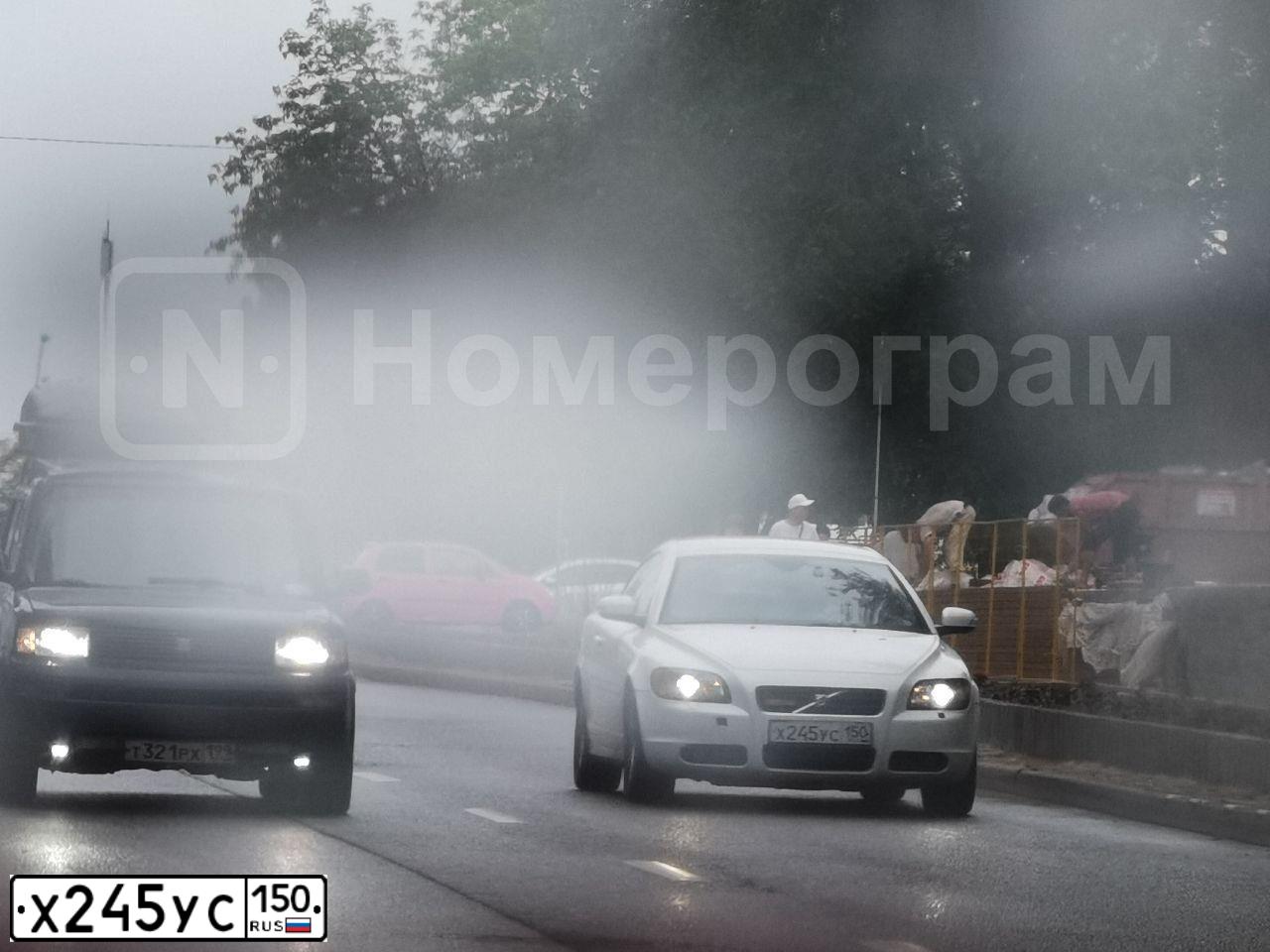 Фото автомобиля VOLVO C70, 2007 — госномер К457ВР797. Цвет: Белый